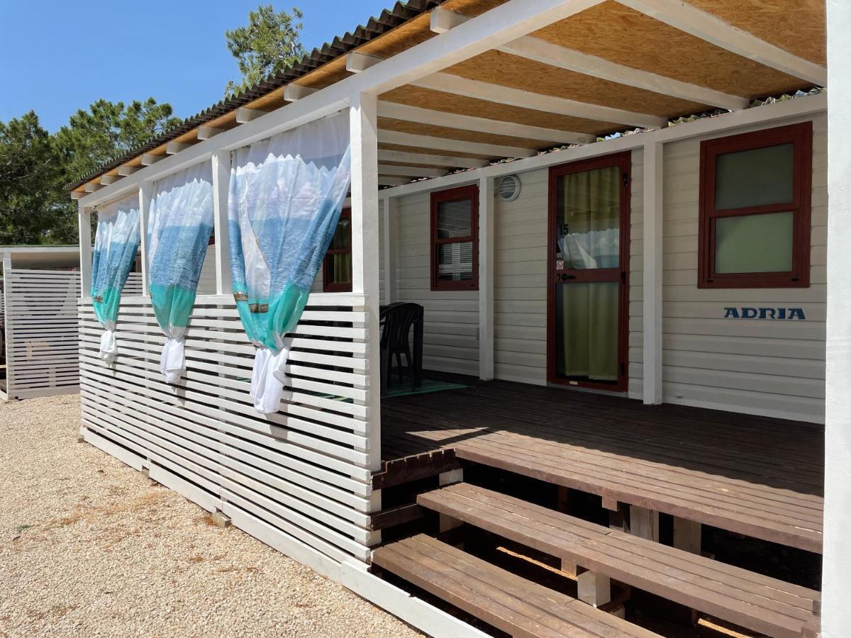 Dalmacia Mobile Homes And Caravans At The Beach Privlaka  Kültér fotó