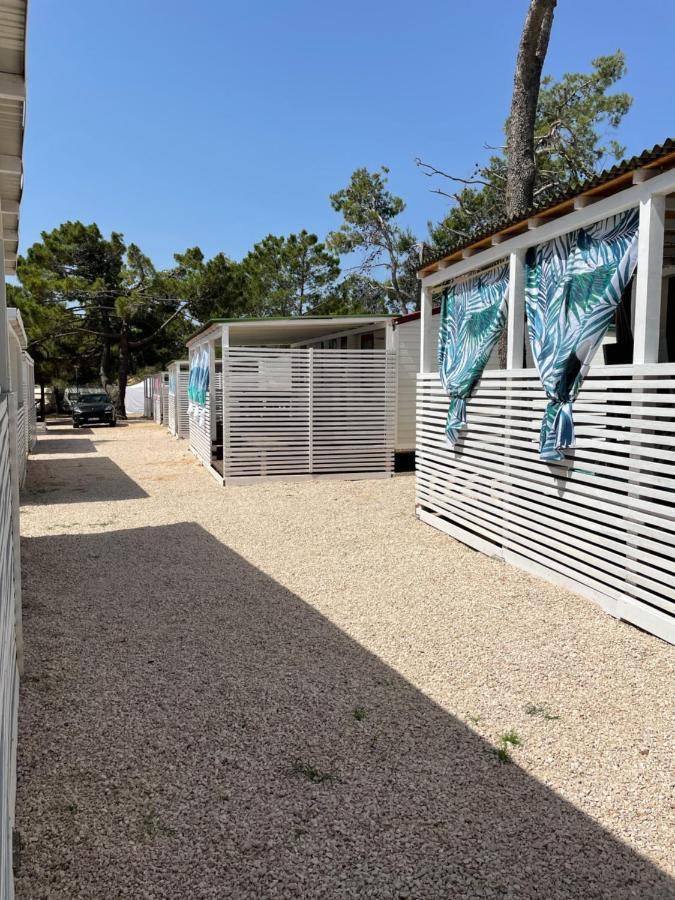 Dalmacia Mobile Homes And Caravans At The Beach Privlaka  Kültér fotó