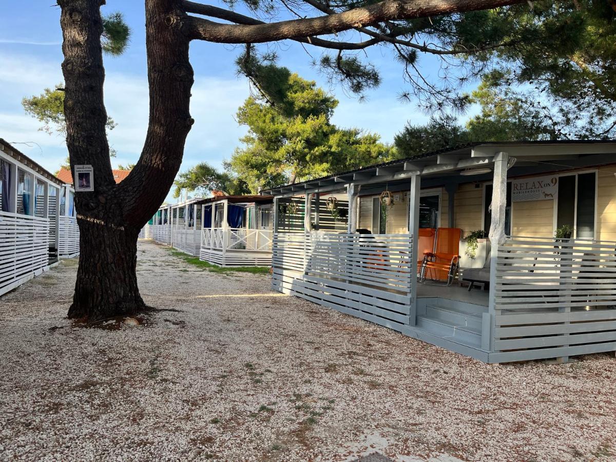 Dalmacia Mobile Homes And Caravans At The Beach Privlaka  Kültér fotó