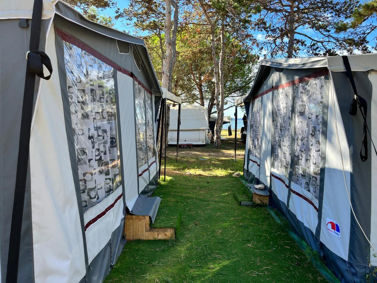 Dalmacia Mobile Homes And Caravans At The Beach Privlaka  Kültér fotó