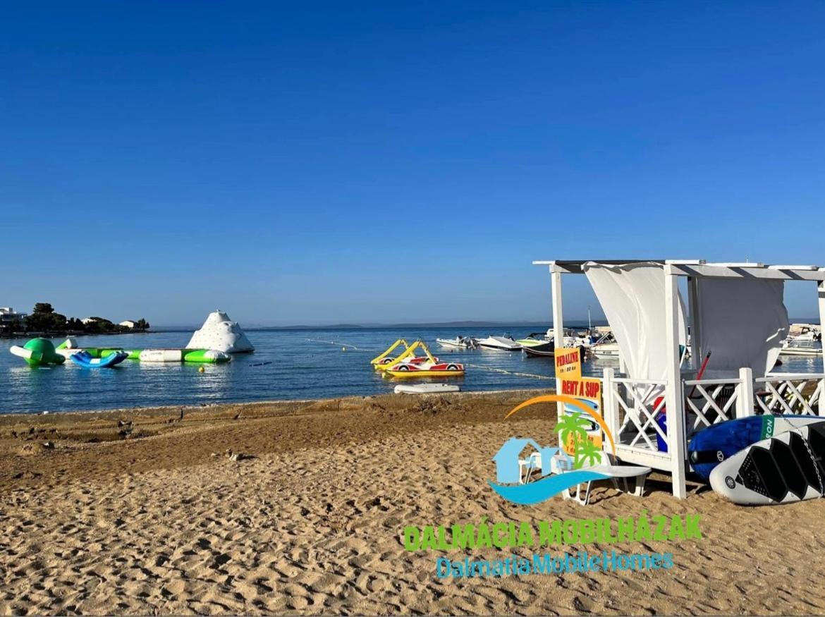 Dalmacia Mobile Homes And Caravans At The Beach Privlaka  Kültér fotó